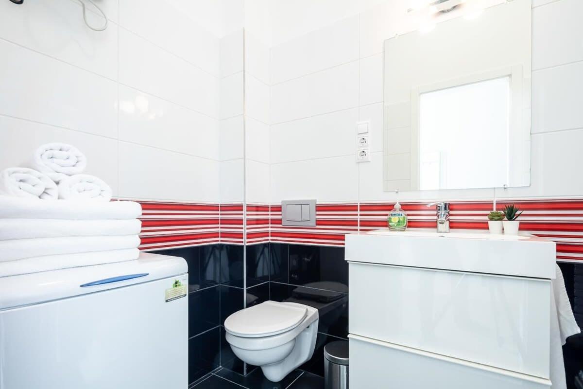 Bright & Large Apartment At Top Location ブダペスト エクステリア 写真