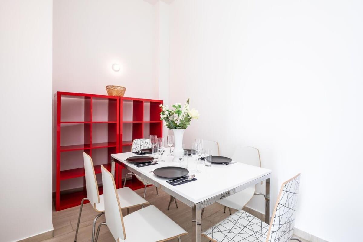 Bright & Large Apartment At Top Location ブダペスト エクステリア 写真