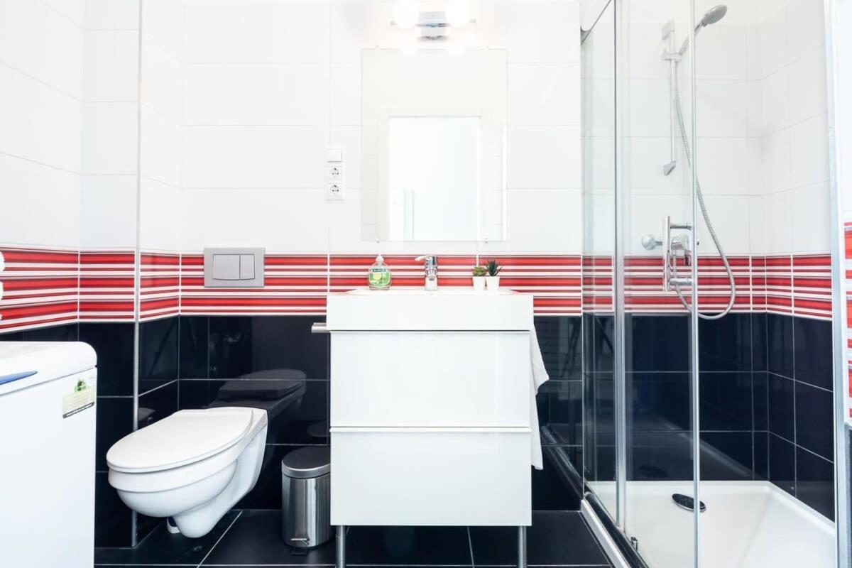 Bright & Large Apartment At Top Location ブダペスト エクステリア 写真