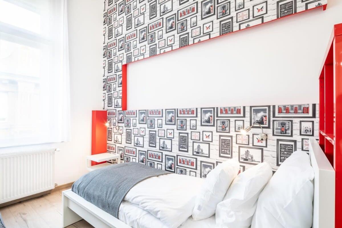 Bright & Large Apartment At Top Location ブダペスト エクステリア 写真
