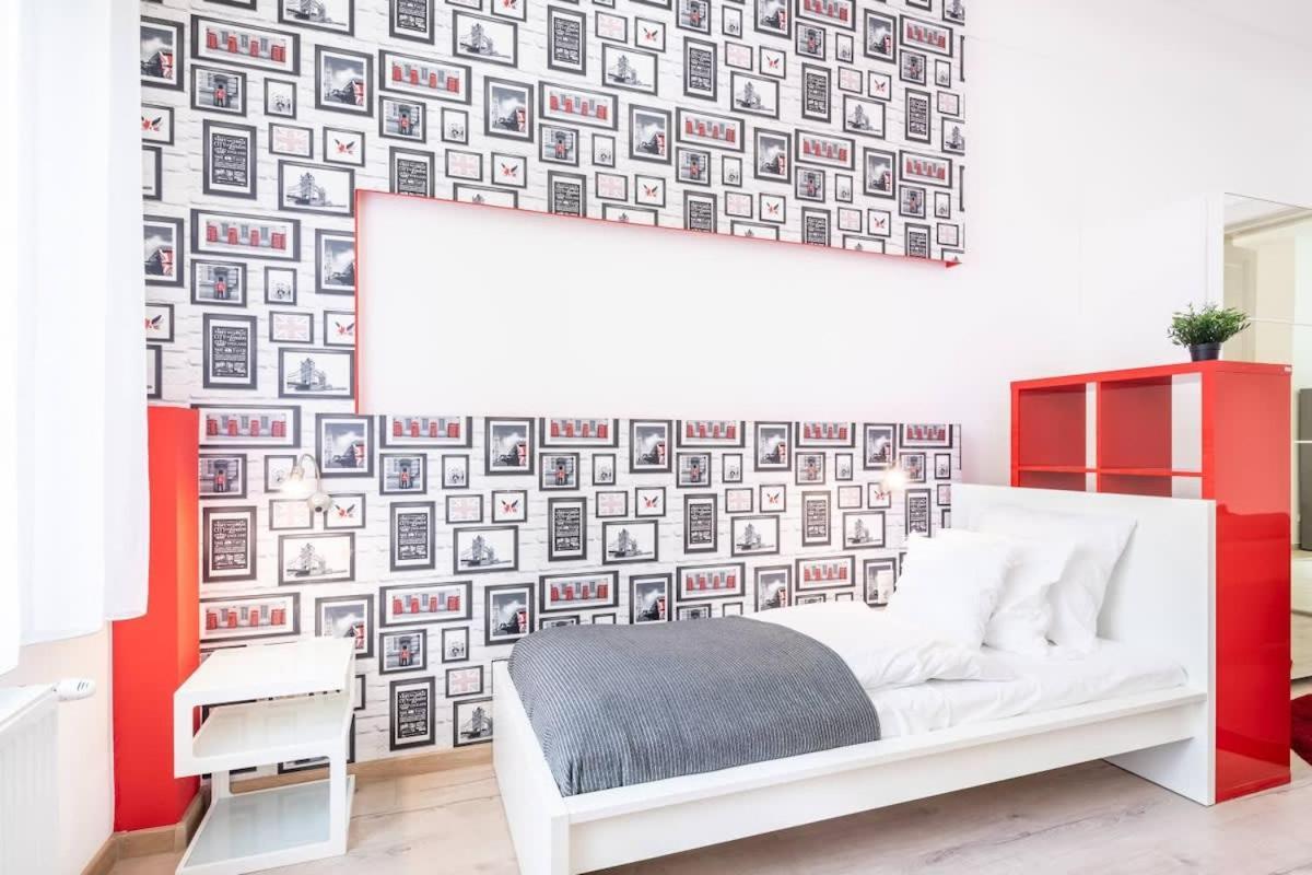 Bright & Large Apartment At Top Location ブダペスト エクステリア 写真