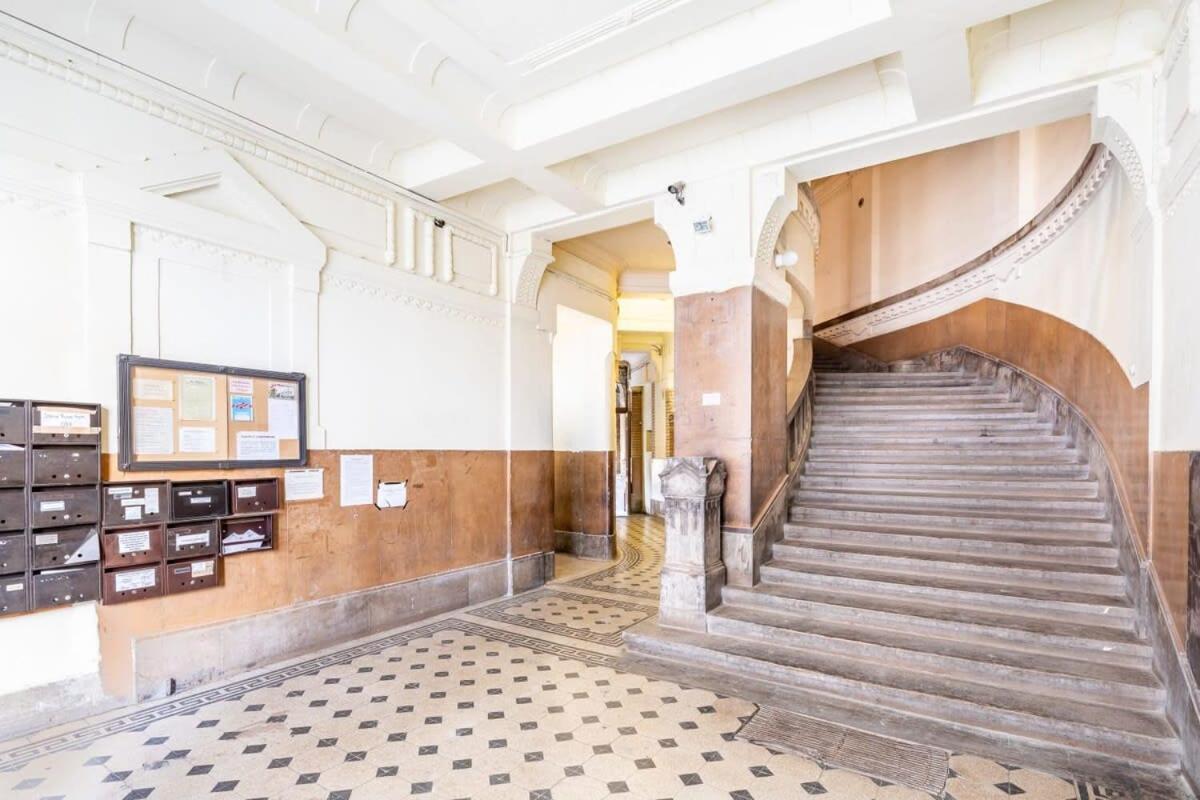 Bright & Large Apartment At Top Location ブダペスト エクステリア 写真